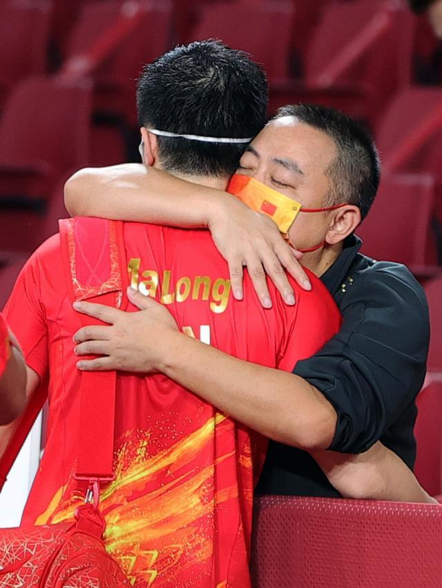 1627653335341085746.jpg 天天盈球即时比分直播-马龙赢樊振东问鼎男单 奥运史上首位男乒卫冕王者