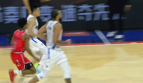 天天盈球-渐入佳境!麦基9中8轰19分7板 举火烧天隔扣陈国豪引关注