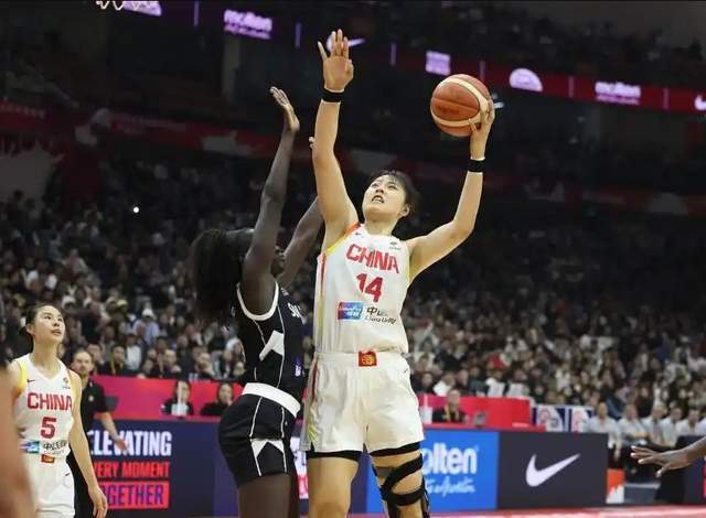 天天盈球足球比分-宫鲁鸣下课?女篮集训2个月,打得依旧混乱,王思雨喊话不留情面