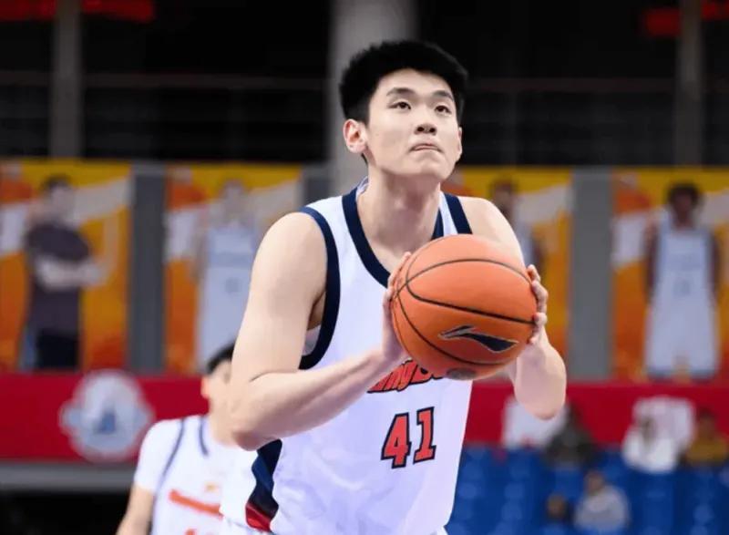 天天盈球足球比分-广东110-105青岛2喜2忧!麦考尔王洪泽生涯之夜,本土主力球权低